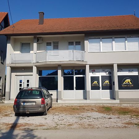 As Guesthouse Krzevici Esterno foto